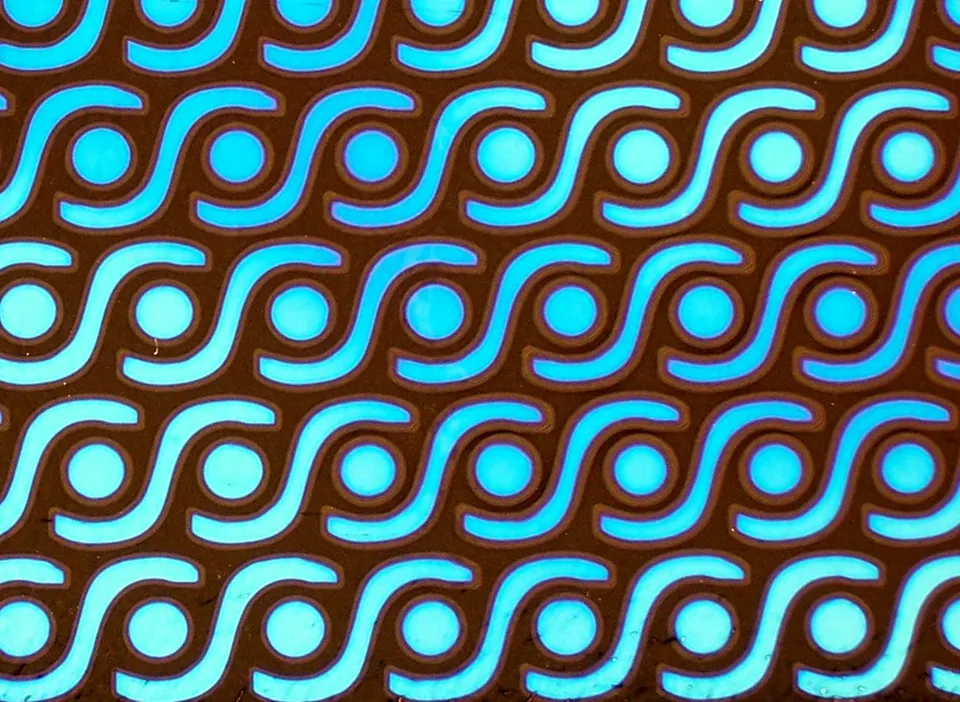 CBS Borderline Rings vetro dicroico quarto foglio Red Silver Blue