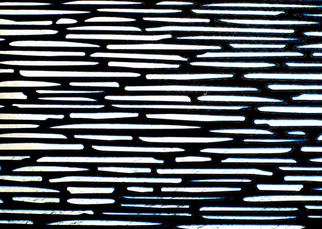 CBS Dichroic Borderline Dashes vetro dicroico rosso argento quarto foglio