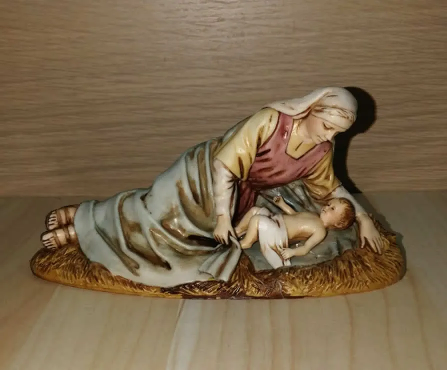 Ditta Montanini Pastori Landi Madonna distesa statuina 37cm