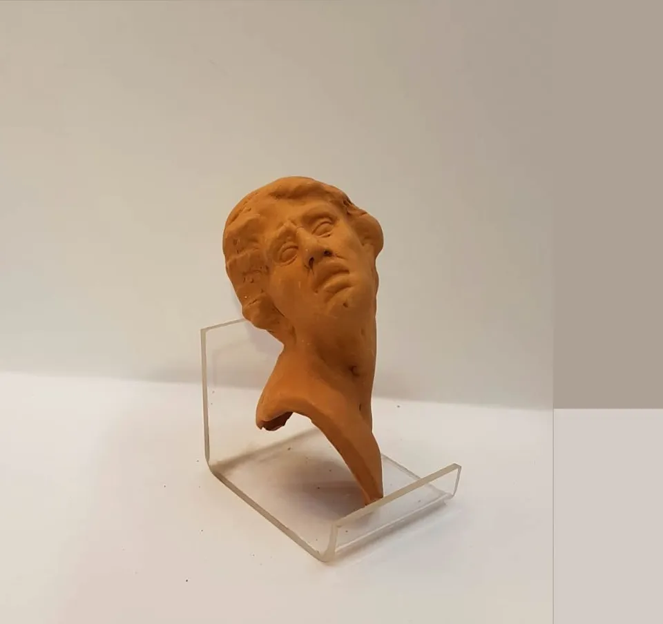 Ditta Montanini TC8 Testa Terracotta con mani e piedi