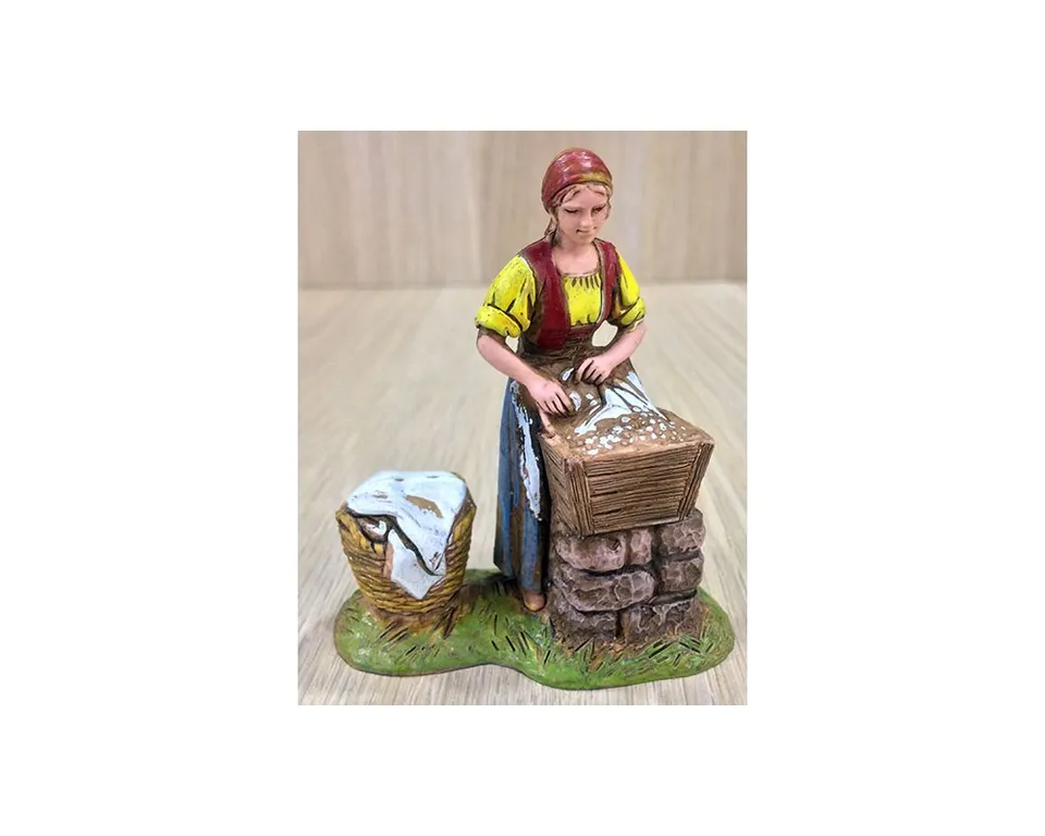 Ditta Montanini Gruppi Landi 0832-08 Lavandaia statuina presepe