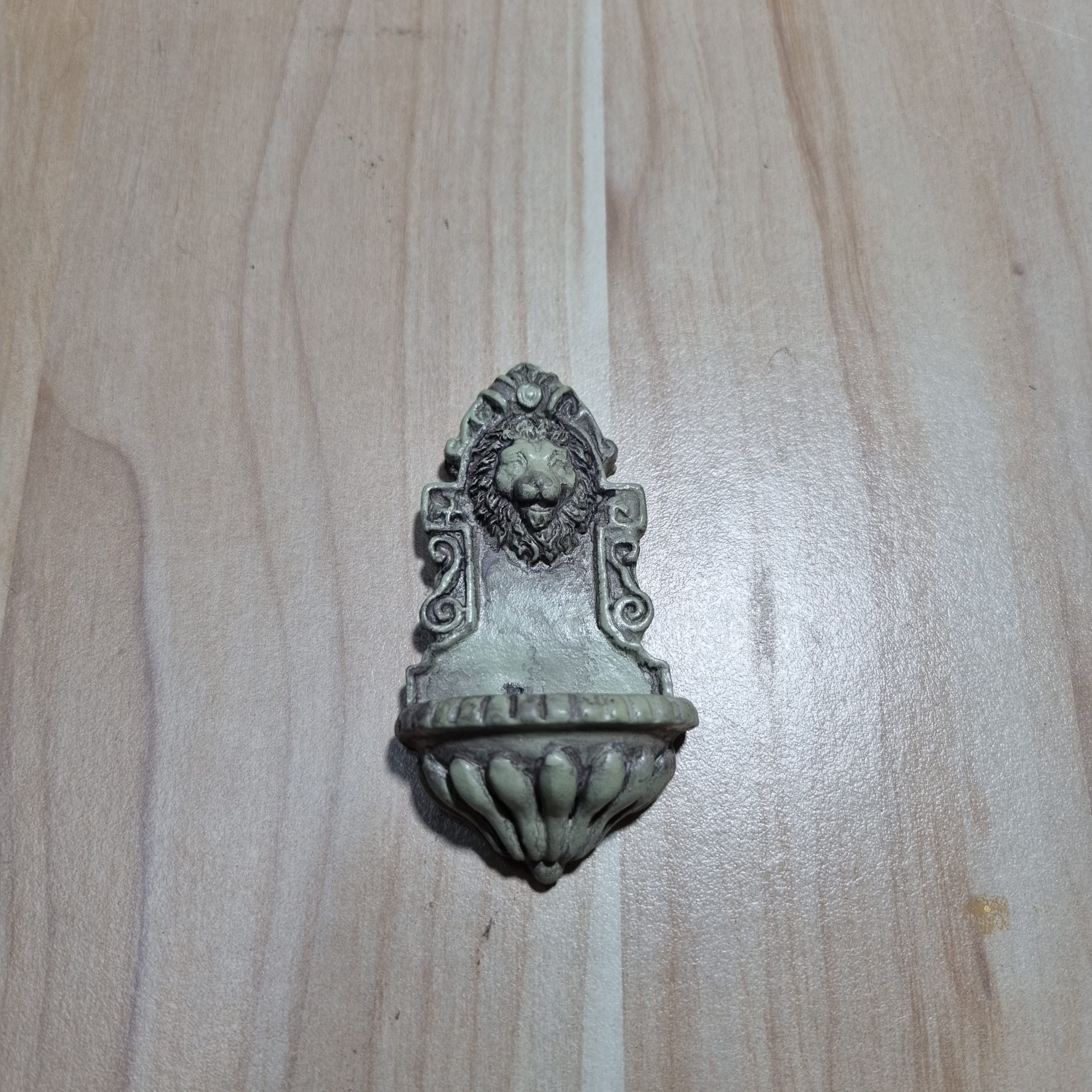 Ditta Montanini Minuterie fontana finta per presepe