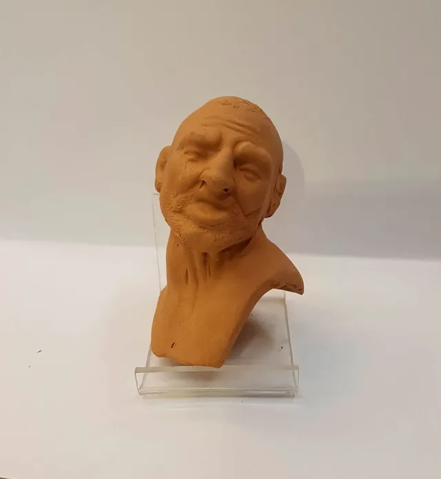 Ditta Montanini TC17 Testa Terracotta con Mani e Piedi