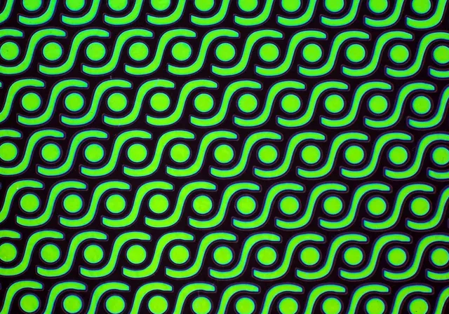 CBS Dichroic Borderline Rings Emerald vetro quarter sheet
