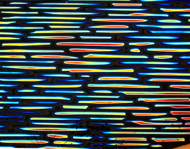 Cbs Borderline Dashes Cyan Red vetro dicroico Aurora