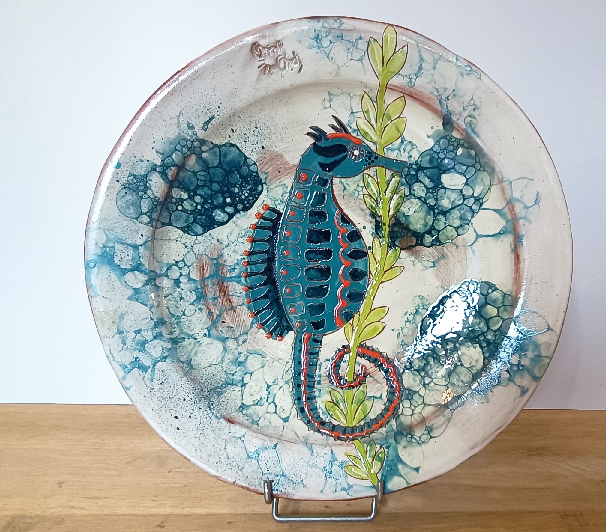 OrientéObjets Figuerolles Plat Hippocampe piatto 38 cm ceramica