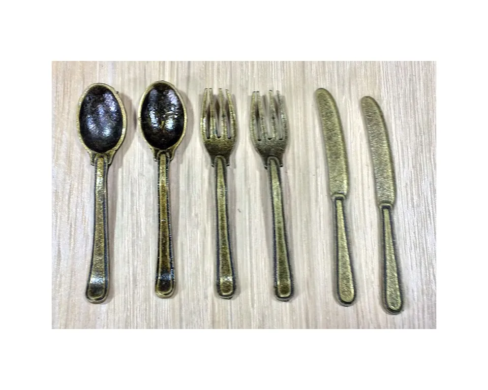 Ditta Montanini Minuterie 86262 Posate Metallo 5 cm