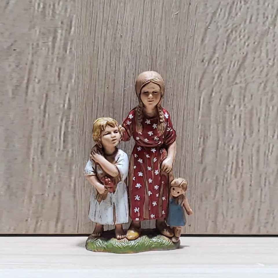 Ditta Montanini Pastori Landi statuina presepe bambine