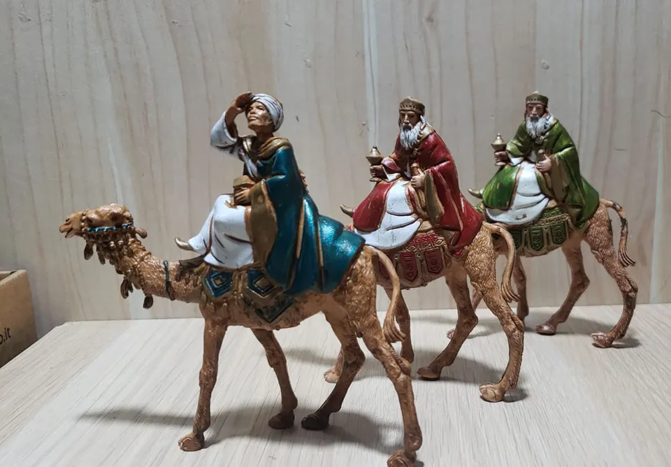 Ditta Montanini Landi Tris Re Magi a Cammello Statuine 8 cm