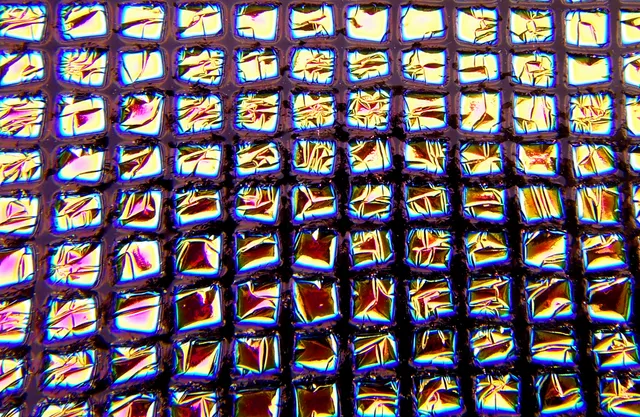 CBS Crinklized Square 2 vetro dicroico tondo 48 cm texture