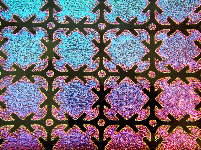 Cbs Crinklized Dichroic Puzzle vetro dicroico tondo