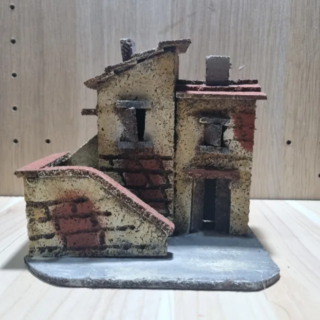 Ditta Montanini Art 32 Casa sughero casetta presepe
