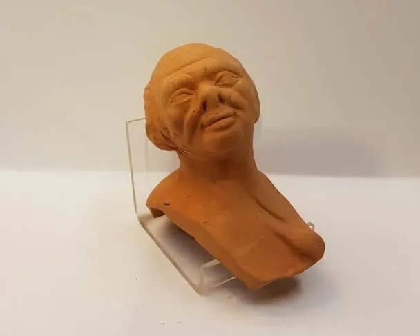 Ditta Montanini TC7 testa di terracotta con occhi in vetro
