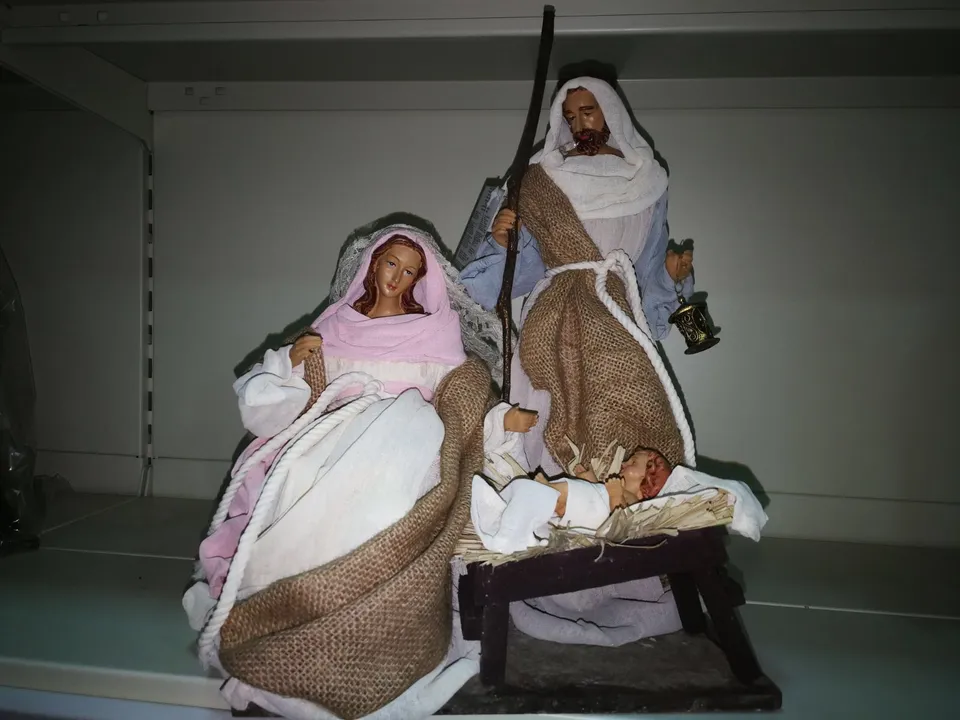Ditta Montanini 21805 Natività Vestita 30 cm Resina