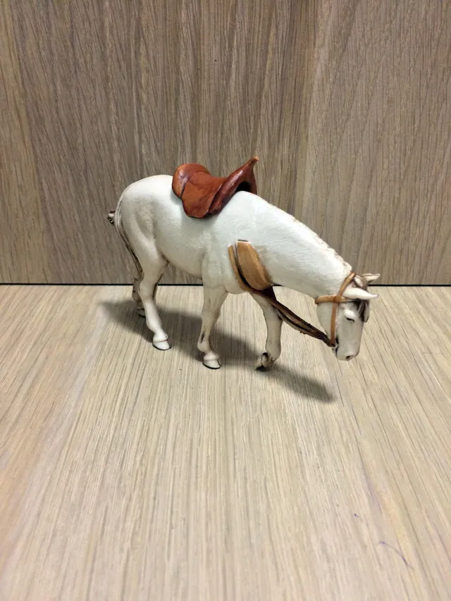 Ditta Montanini Animali Cavallo con sella 1042-02 statuina