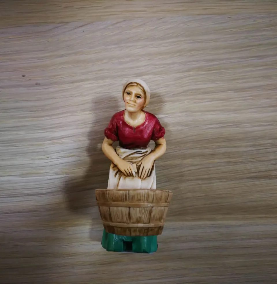 Ditta Montanini Pastori Landi lavandaia statuina presepe cm 10