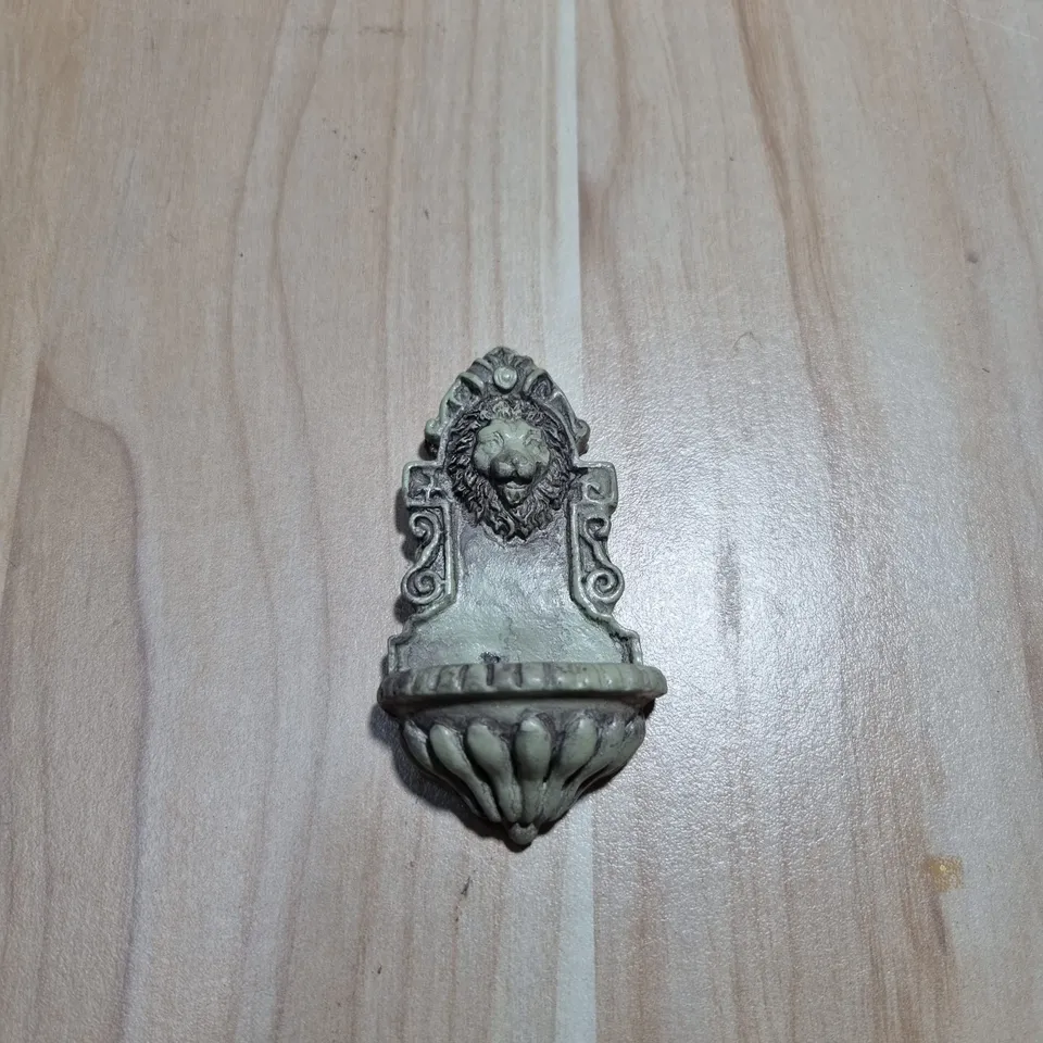 Ditta Montanini Minuterie fontana finta per presepe