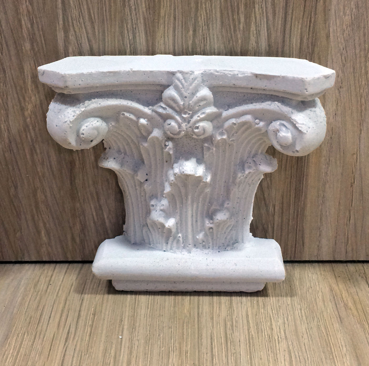 Ditta Montanini Colonne Capitelli MCAP5 mezzo capitello presepe