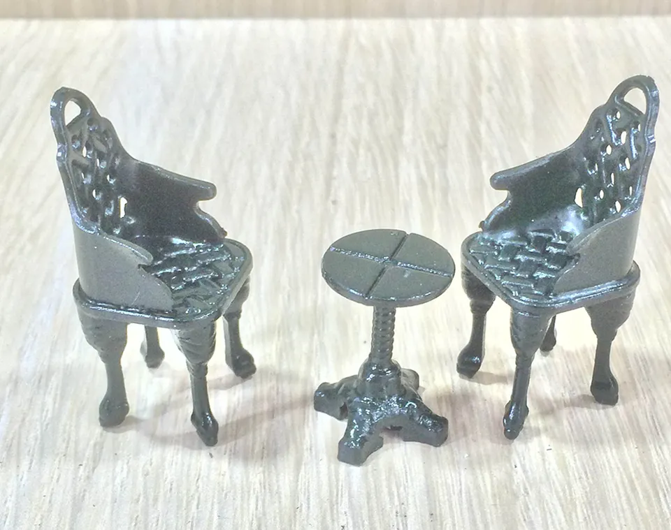 Montanini 34898 tavolo con 2 sedie miniatura presepe h 4 cm