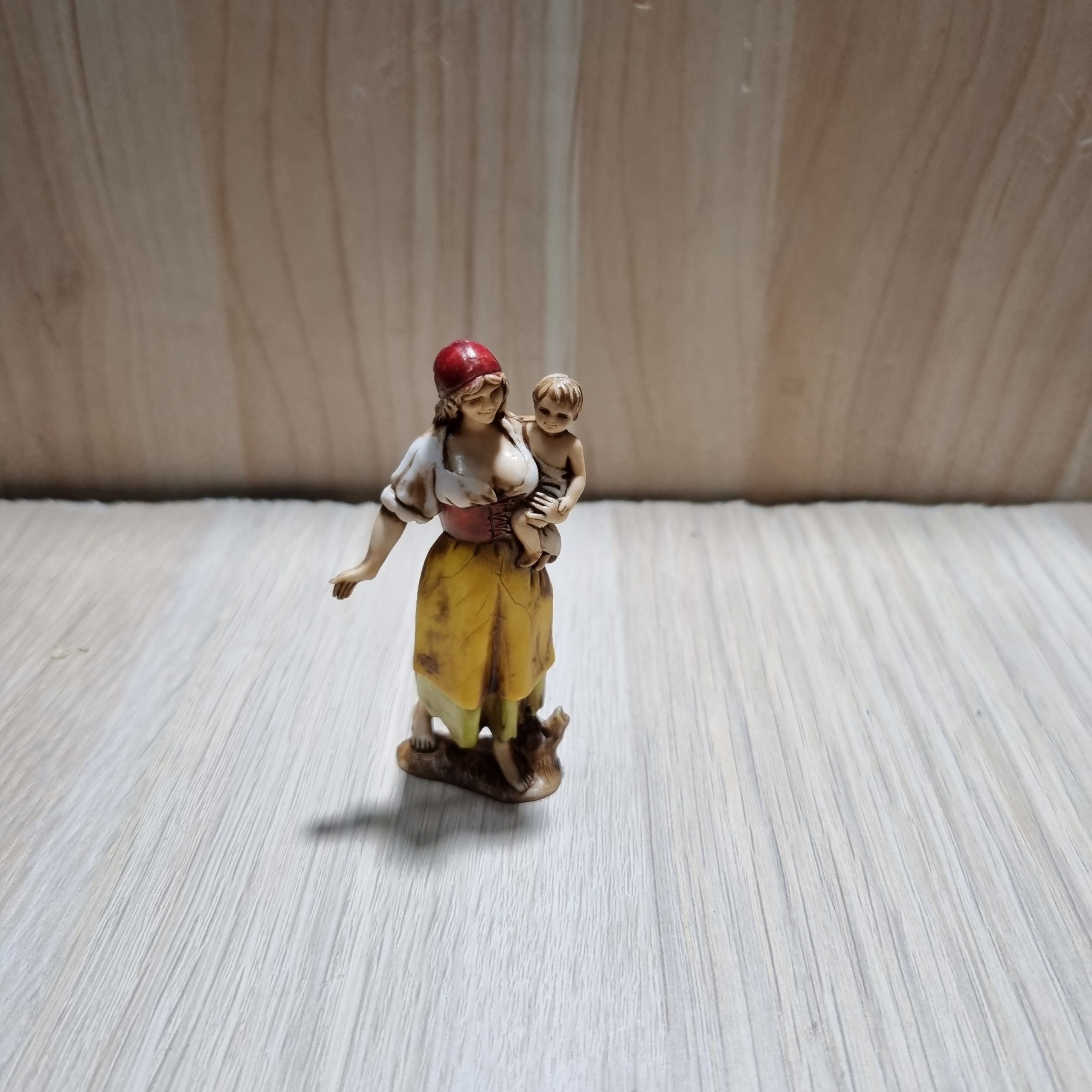 Ditta Montanini Pastori Landi zingara 8 cm statuina presepe