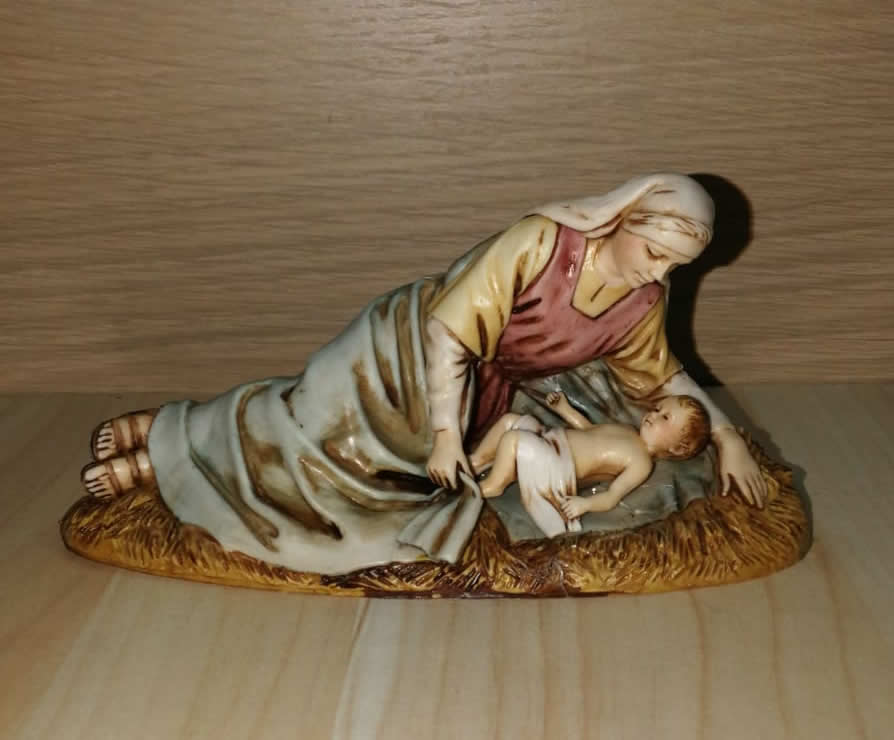 Ditta Montanini Pastori Landi Madonna distesa statuina 37cm