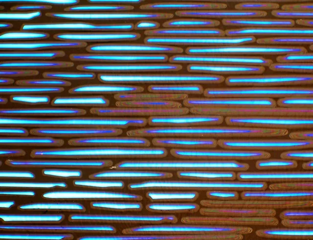 CBS Borderline Dashes Red Silver Blue vetro dicroico quarto foglio