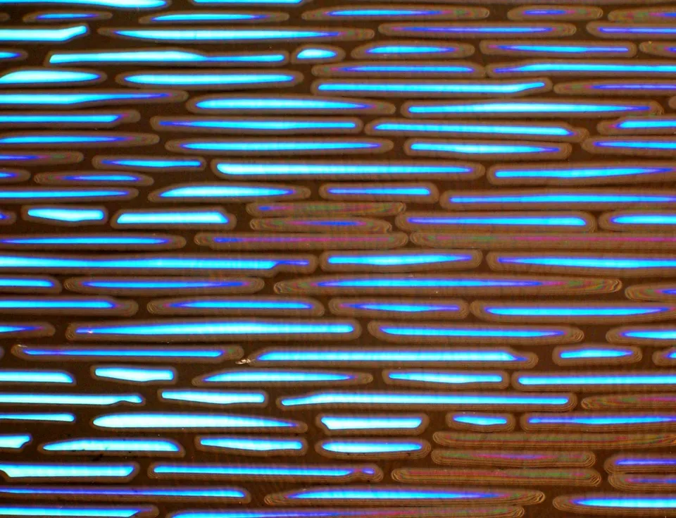 CBS Borderline Dashes Red Silver Blue vetro dicroico quarto foglio