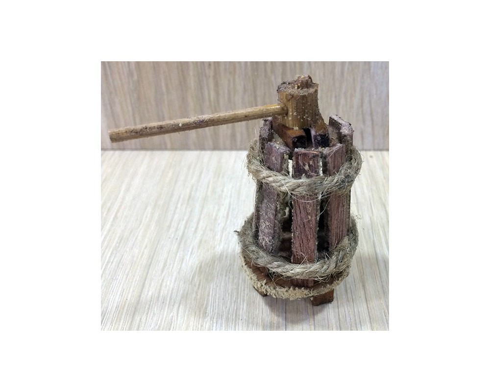 Ditta Montanini Minuterie 86259 torchio miniatura H 6 cm