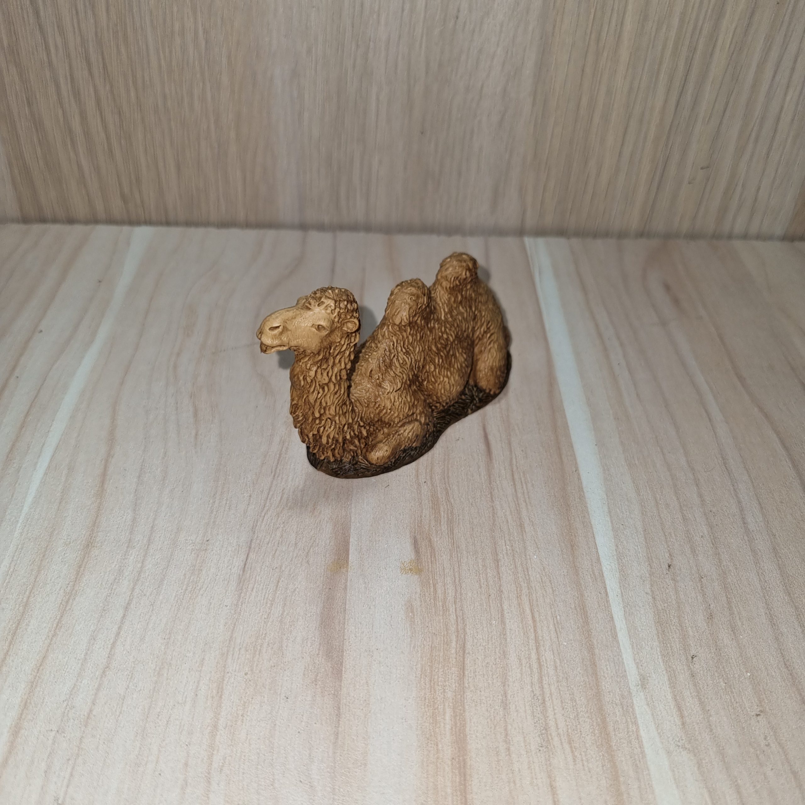 Animali Landi cammello seduto 10cm statuina presepe resina