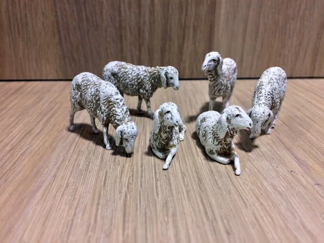 Montanini Animali 0327-01 kit 6 pecore 8 cm presepe