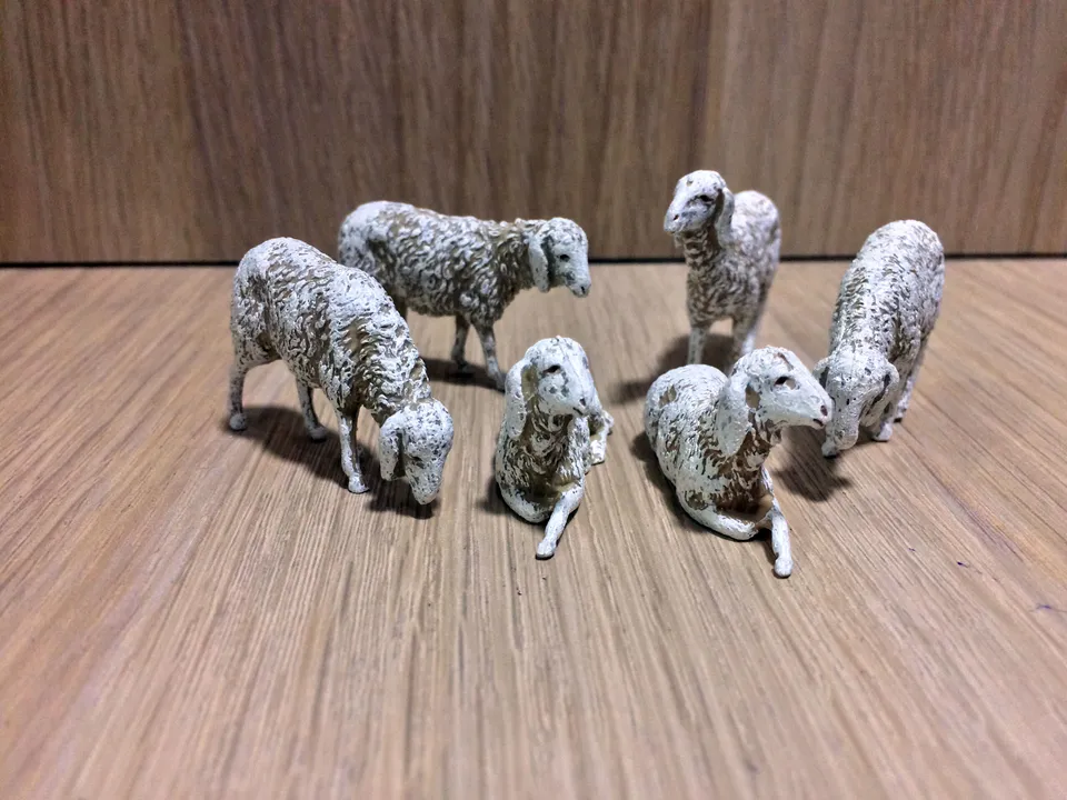 Montanini Animali 0327-01 kit 6 pecore 8 cm presepe