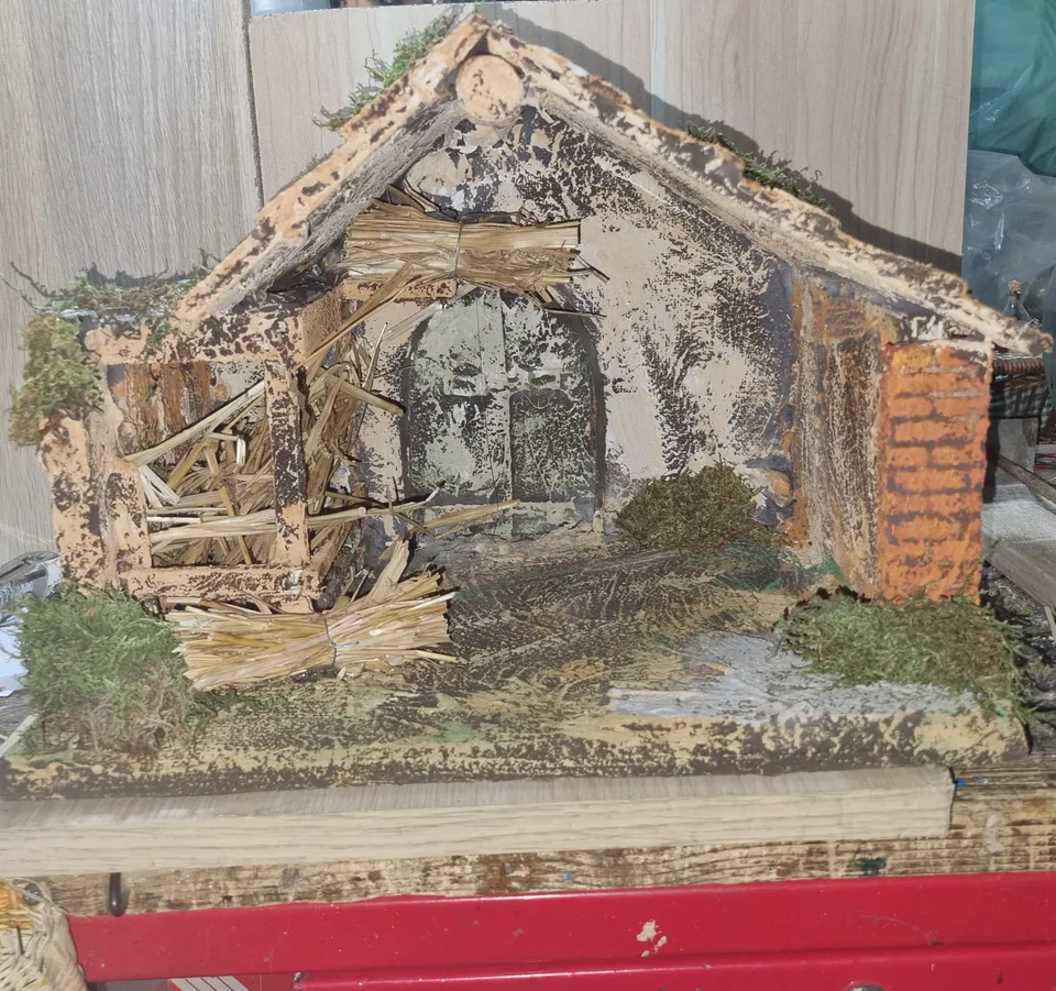 Ditta Montanini Presepi Capanna Mis2 con Luce per Presepe
