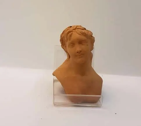 Ditta Montanini TC6 testa in terracotta con occhi in vetro